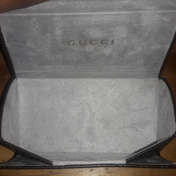 Gucci sunglasses case - Picture 2 of 3